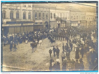 Troops marching through the square, Novi Sad, 1910–1922