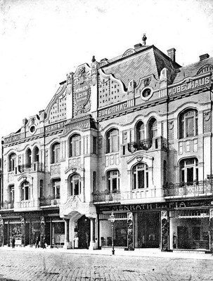 Square on across the cobbles, Menrath Palace, Novi Sad, 1908