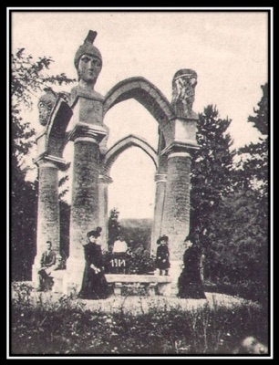 The Five Heads sculpture, Kamenica park, Kamenicki park, Novi Sad, 1910–1919