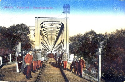 Soldiers on the railway bridge, Novi Sad, 1914–1918