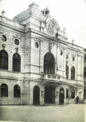 A bicycle against the front, Novi Sad, 1895–1928